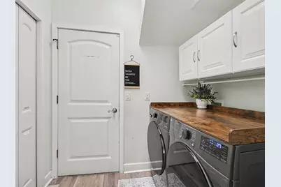 7124 34th Street E, Sarasota, FL 34243 - Photo 27