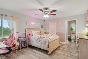 7124 34th St E, Sarasota, FL 34243 - Photo 23