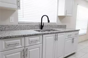 5333 Duncanwood Dr, Sarasota, FL 34232 - Photo 5