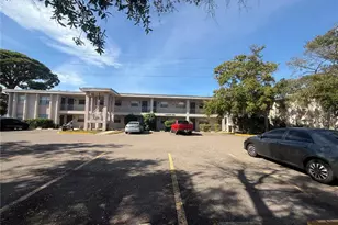 900 70th St N, Saint Petersburg, FL 33710 - Photo 1