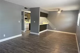 900 70th St N, Saint Petersburg, FL 33710 - Photo 3
