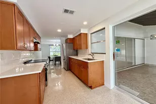 8228 Constance Dr, Sarasota, FL 34243 - Photo 13