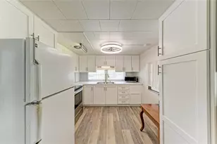 4924 Oakland Hills Ave, Sarasota, FL 34234 - Photo 17