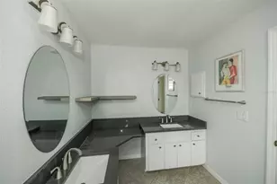 1625 Bay Hill Cir, Sarasota, FL 34232 - Photo 23