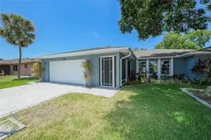 1625 Bay Hill Cir, Sarasota, FL 34232 - Photo 3
