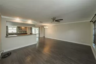 1625 Bay Hill Cir, Sarasota, FL 34232 - Photo 11