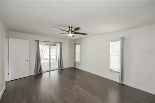 1625 Bay Hill Cir, Sarasota, FL 34232 - Photo 9