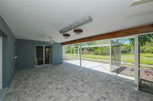 1625 Bay Hill Cir, Sarasota, FL 34232 - Photo 33