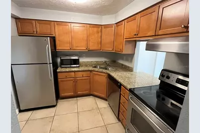 2610 Coconut Bay Ln Lane #733, Sarasota, FL 34237 - Photo 3