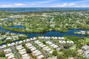 2327 Waterbluff Pl, Sarasota, FL 34231 - Photo 29