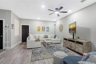 3827 Parkridge Cir, Sarasota, FL 34243 - Photo 5