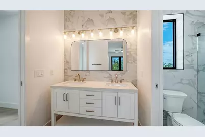 2908 Avenue B, Bradenton Beach, FL 34217 - Photo 21