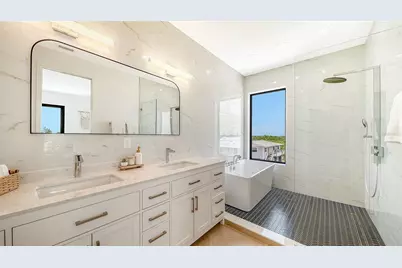 2908 Avenue B, Bradenton Beach, FL 34217 - Photo 19