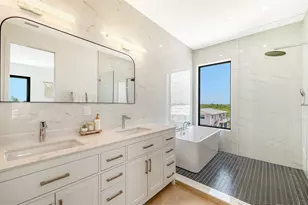 2908 Avenue B, Bradenton Beach, FL 34217 - Photo 19