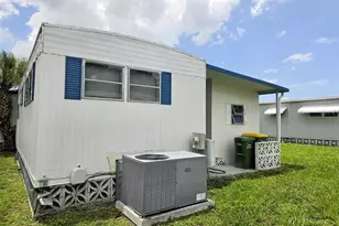 3415 Spanish Oak Terrace, Sarasota, FL 34237 - Photo 5