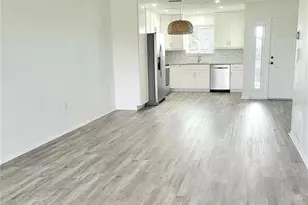 957 Sandpiper Cir, Bradenton, FL 34209 - Photo 3
