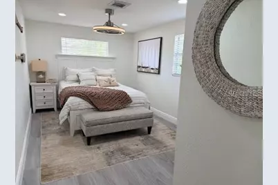 2440 Hillview Street, Sarasota, FL 34239 - Photo 7
