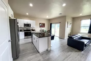 2013 Odessa Cir, Labelle, FL 33935 - Photo 11