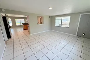 3883 Hawkeye Cir, Sarasota, FL 34232 - Photo 9