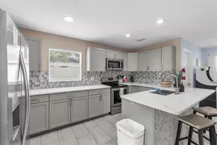 2714 42nd St W, Bradenton, FL 34205 - Photo 3