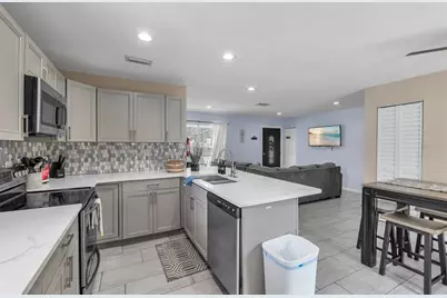 2714 42nd Street W, Bradenton, FL 34205 - Photo 5