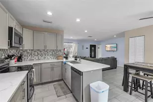 2714 42nd St W, Bradenton, FL 34205 - Photo 5