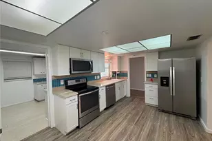 3276 Brunswick Ln, Sarasota, FL 34239 - Photo 13