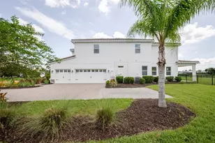 4789 Vasca Dr, Sarasota, FL 34240 - Photo 3
