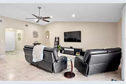 6816 Mauna Loa Boulevard, Sarasota, FL 34241 - Photo 5