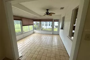 4242 Oakhurst Cir E, Sarasota, FL 34233 - Photo 5