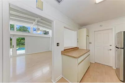 413 Whitfield Avenue, Sarasota, FL 34243 - Photo 11