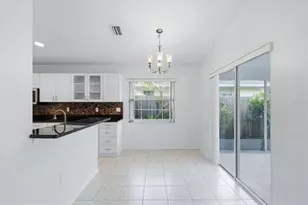 4380 Iola Dr, Sarasota, FL 34231 - Photo 11