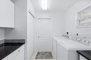 4380 Iola Dr, Sarasota, FL 34231 - Photo 25