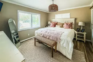 1900 Benjamin Franklin Dr, Sarasota, FL 34236 - Photo 7