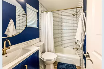 1900 Benjamin Franklin Drive, Sarasota, FL 34236 - Photo 9