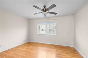 1310 Glen Oaks Dr E, Sarasota, FL 34232 - Photo 9