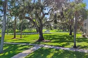 1310 Glen Oaks Dr E, Sarasota, FL 34232 - Photo 21