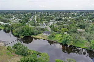 3214 N Seclusion Dr, Sarasota, FL 34239 - Photo 13