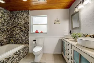 3214 N Seclusion Dr, Sarasota, FL 34239 - Photo 23