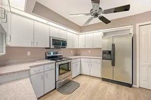 4494 Diamond Cir E, Sarasota, FL 34233 - Photo 13