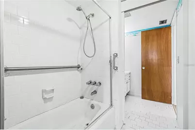 3723 Lake Bayshore Drive #H206, Bradenton, FL 34205 - Photo 9