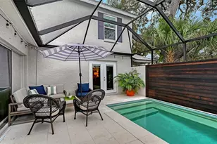 1685 6th St, Sarasota, FL 34236 - Photo 9