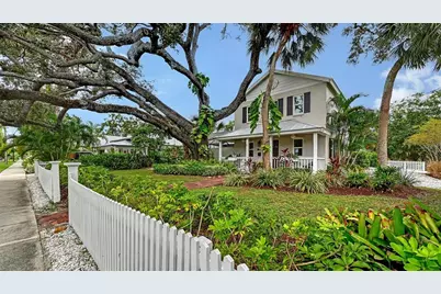 1685 6th Street, Sarasota, FL 34236 - Photo 3