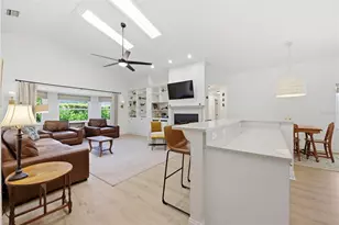 3347 Lake Shore Ln, Clearwater, FL 33761 - Photo 3