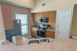 5641 Bidwell Pkwy, Sarasota, FL 34233 - Photo 7