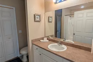 5641 Bidwell Pkwy, Sarasota, FL 34233 - Photo 11