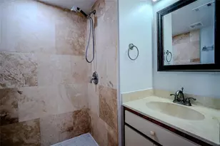 5797 Summerside Ln, Sarasota, FL 34231 - Photo 15