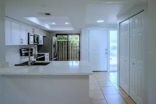 5797 Summerside Ln, Sarasota, FL 34231 - Photo 9