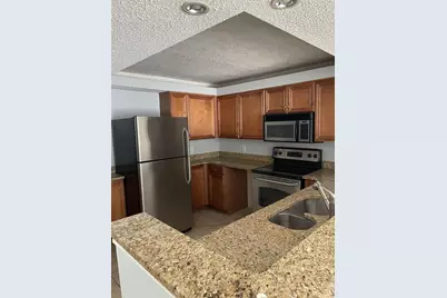 2755 Coconut Bay Ln Lane #119 (1K), Sarasota, FL 34237 - Photo 3