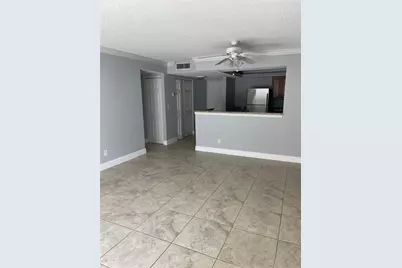 2755 Coconut Bay Ln Lane #119 (1K), Sarasota, FL 34237 - Photo 5